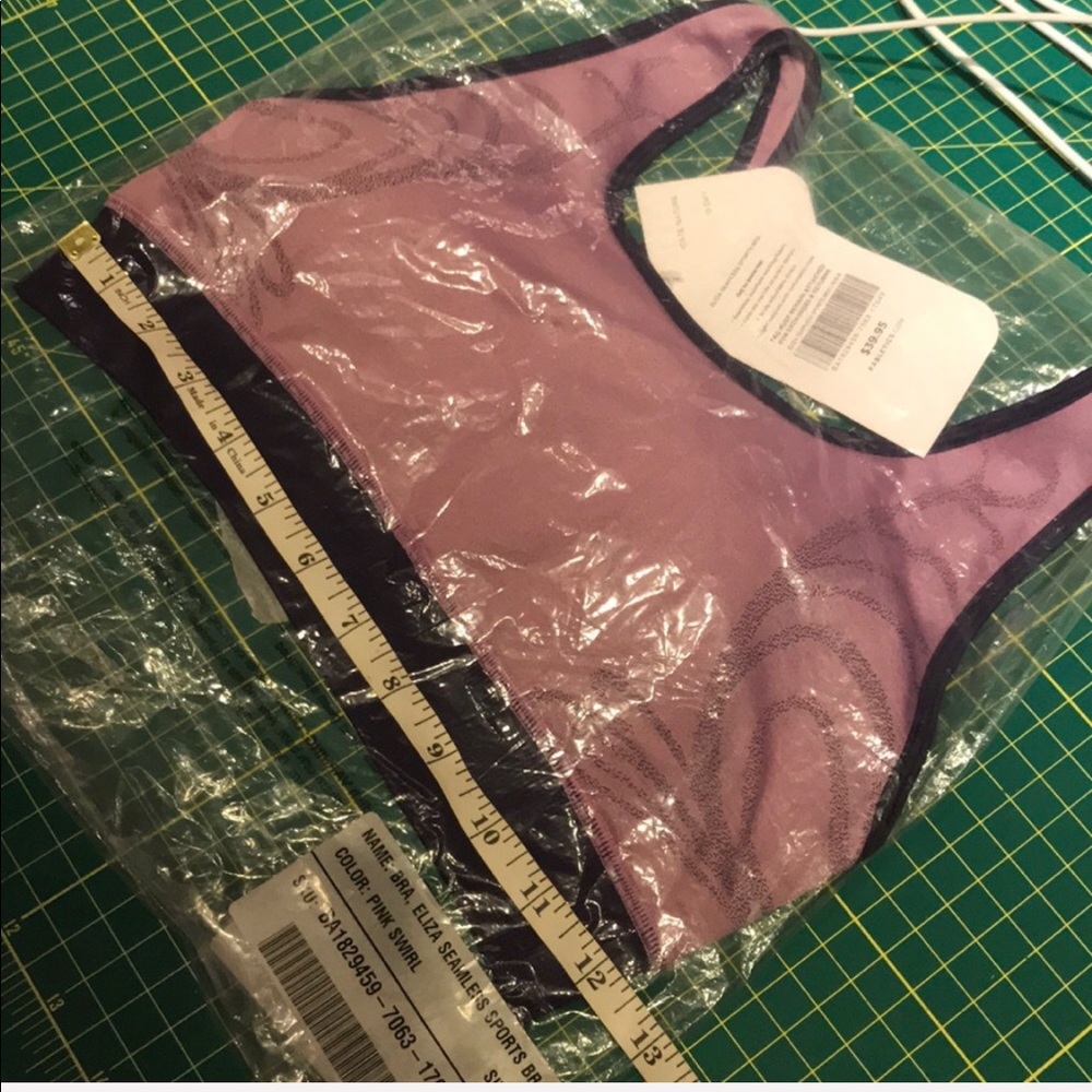 🔹Fabletics Racerback Sports Bra - Picture 4 of 5